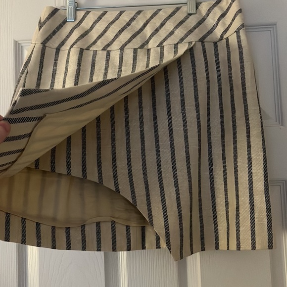 Navy and cream skort - Picture 3 of 3